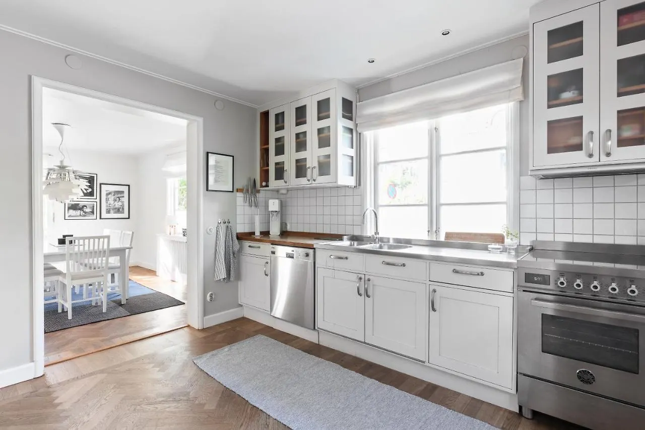 Family 4-Bedroom Villa With Fireplace And Sauna Stockholm Sweden