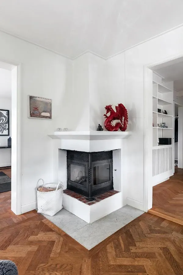 Family 4-Bedroom Villa With Fireplace And Sauna Stockholm