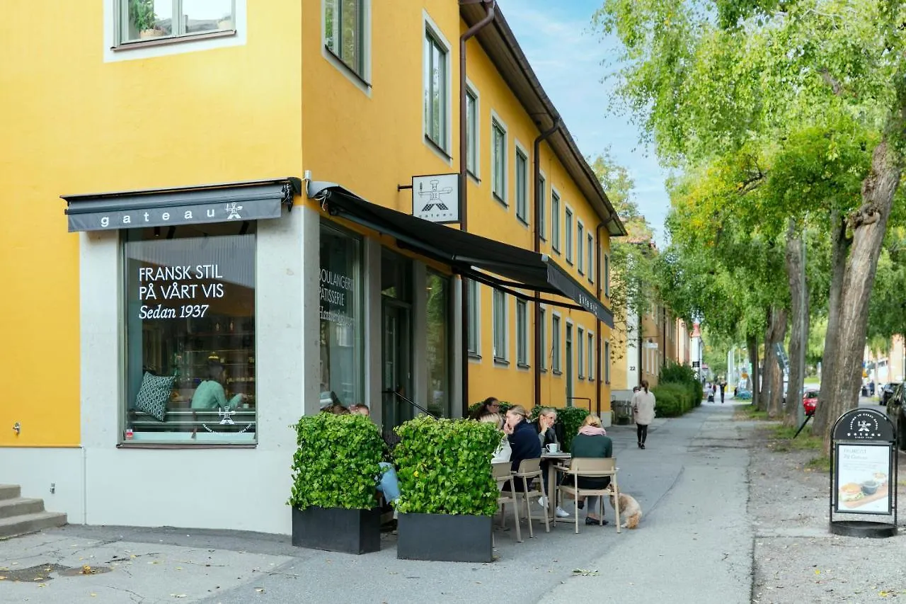 Family 4-Bedroom Villa With Fireplace And Sauna Stockholm